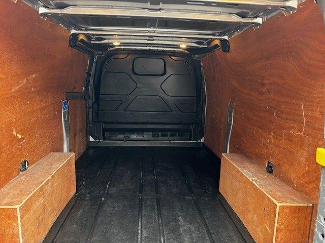 Ford Transit Custom image 10